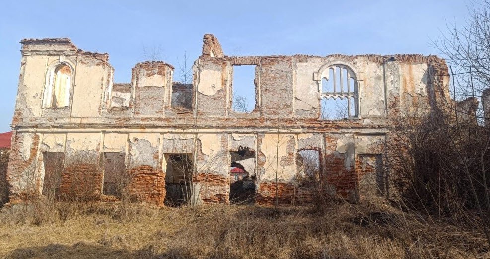 Castelul Huszár din Apalina, Reghin, Romania, Romania